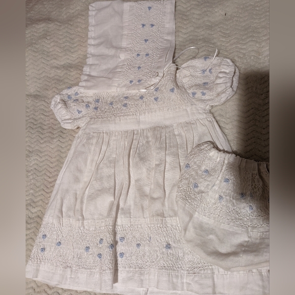 Other - Rendezvous Inc by New Orleans White Linen dress w/blue flowers